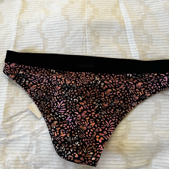 NWT ROXY bikini and rash guard - Picture 2 of 5